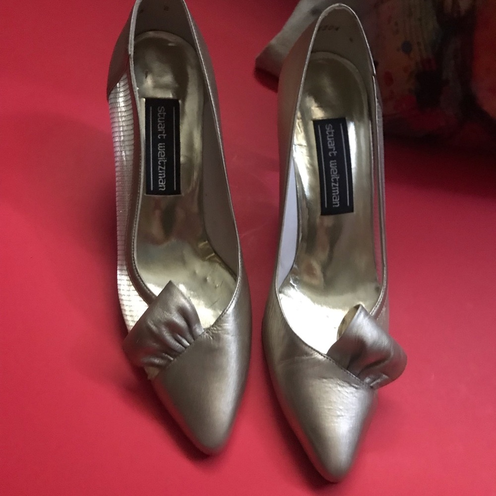Stuart Weitzman vintage gold pumps